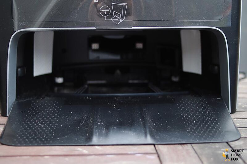 Die Reinigungswanne des Ecovacs Deebot X1 OMNI ist zu sehen